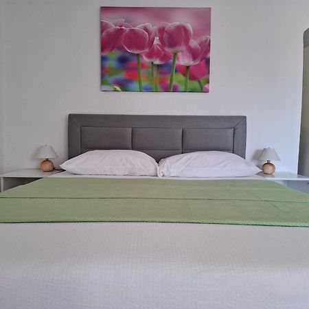 Apartments & Rooms Mila Banjol Luaran gambar