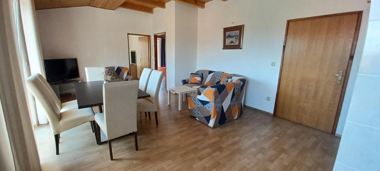 Apartments & Rooms Mila Banjol Luaran gambar