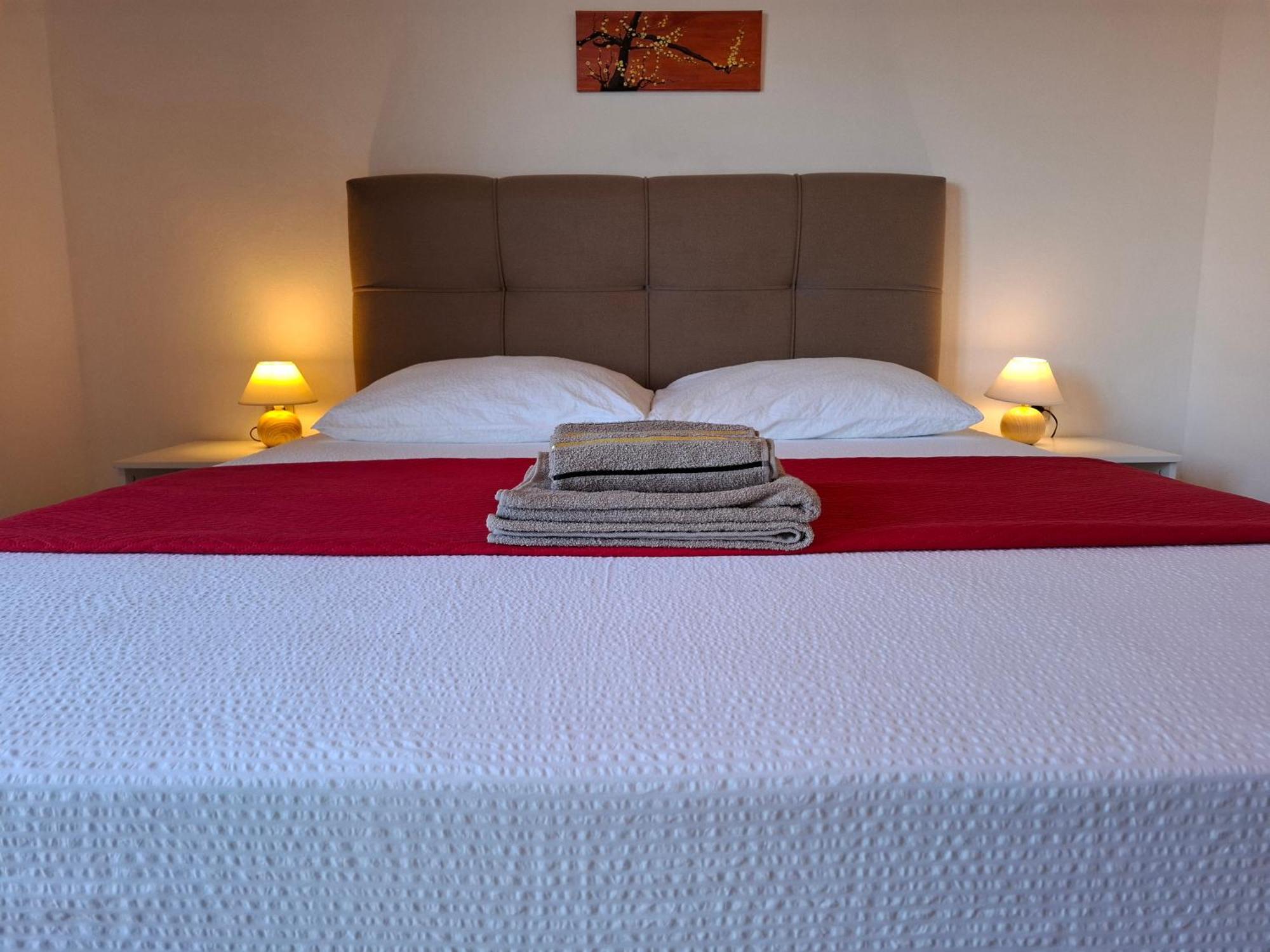 Apartments & Rooms Mila Banjol Luaran gambar